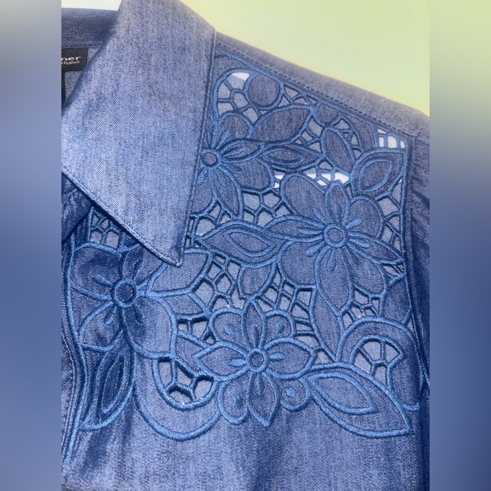 Alfred Dunner Blue Denim Shirt Size 8 - Picture 2 of 8